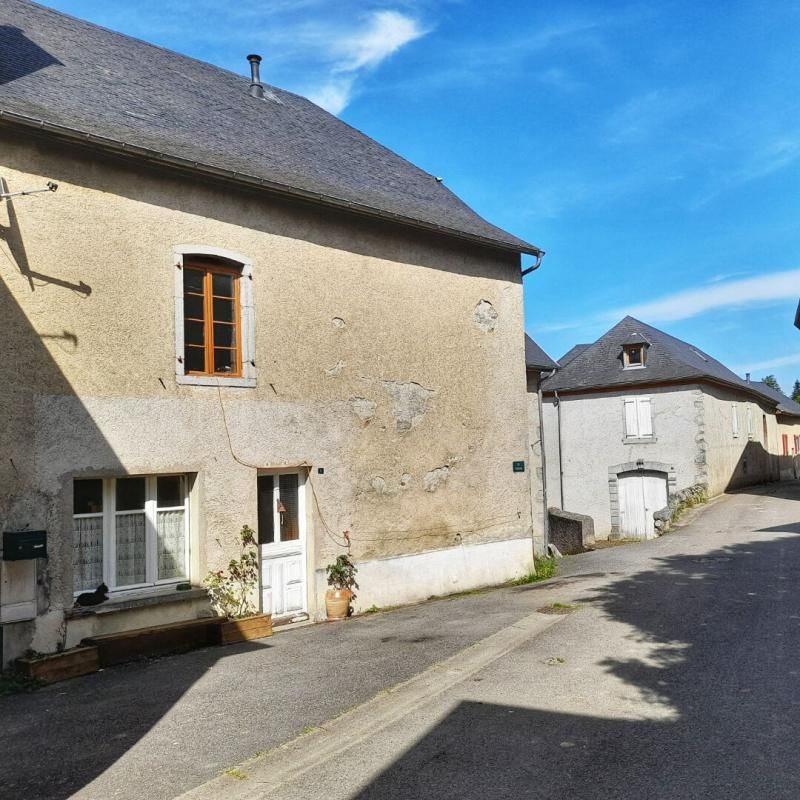 Maison sur 2 niveaux avec jardin