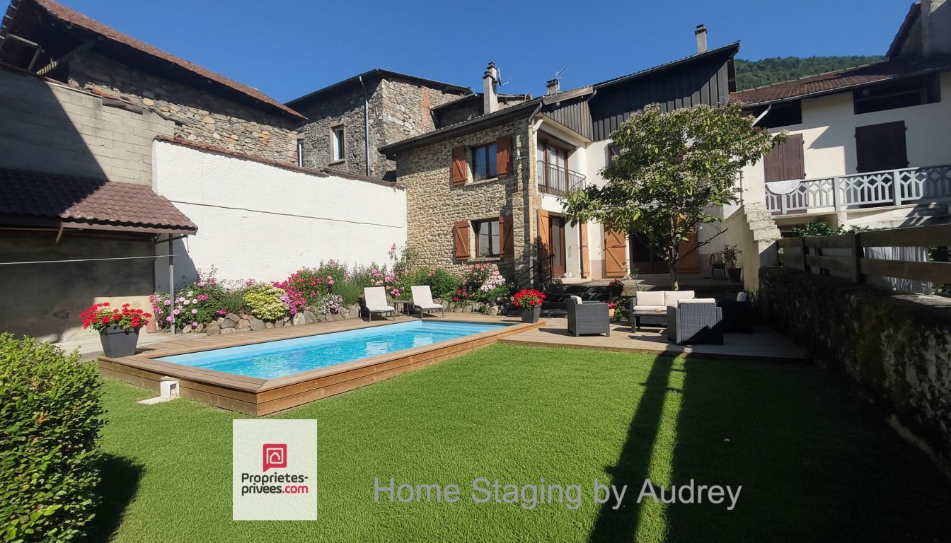 Maison Goncelin spacieuse 228m2 + Combles + Grange + Stationnements