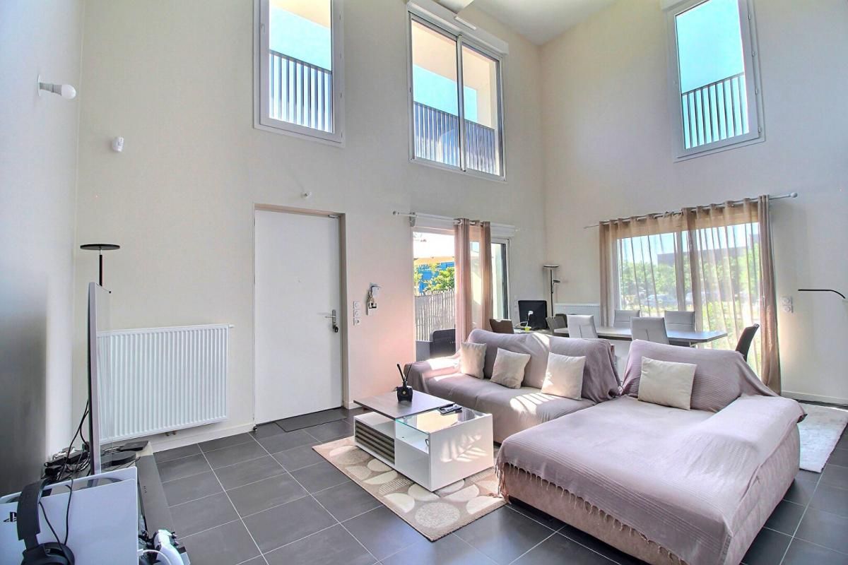 Coup de coeur ! T4 neuf en duplex rdc à deux pas du Tram A