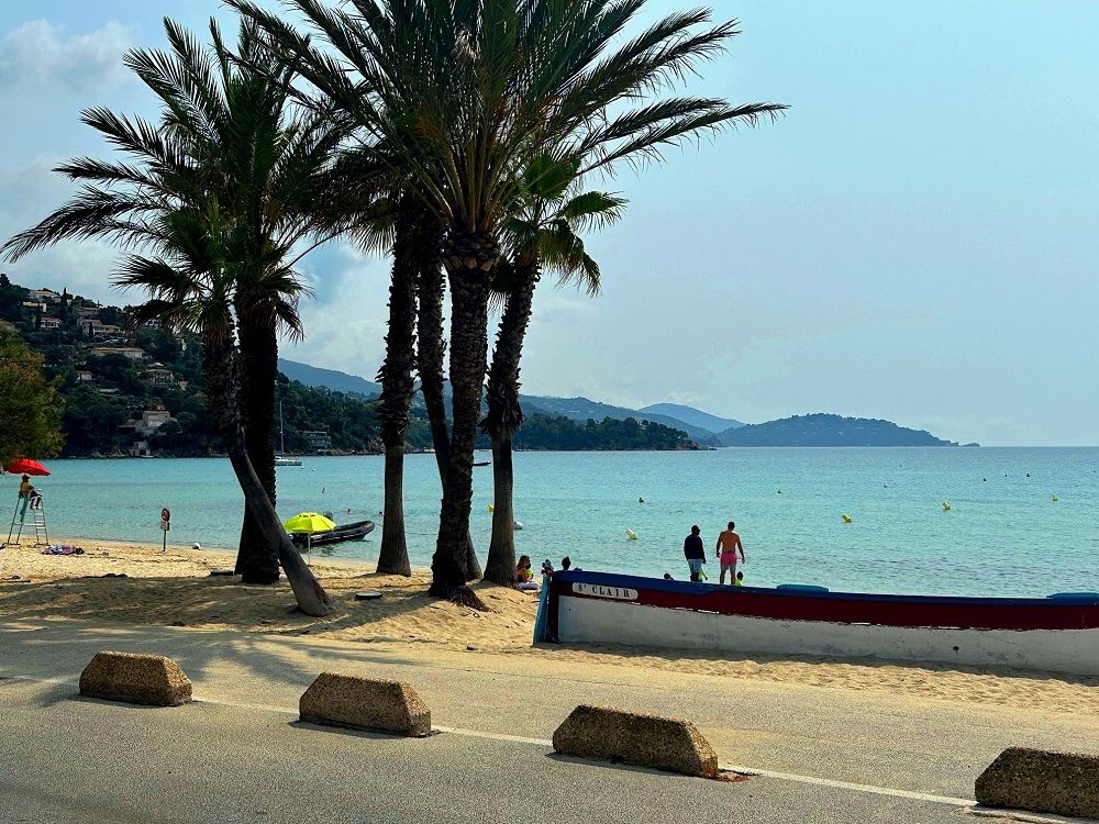 Duplex en RDJ de 72 m² à Saint-Clair, Lavandou, 610 000