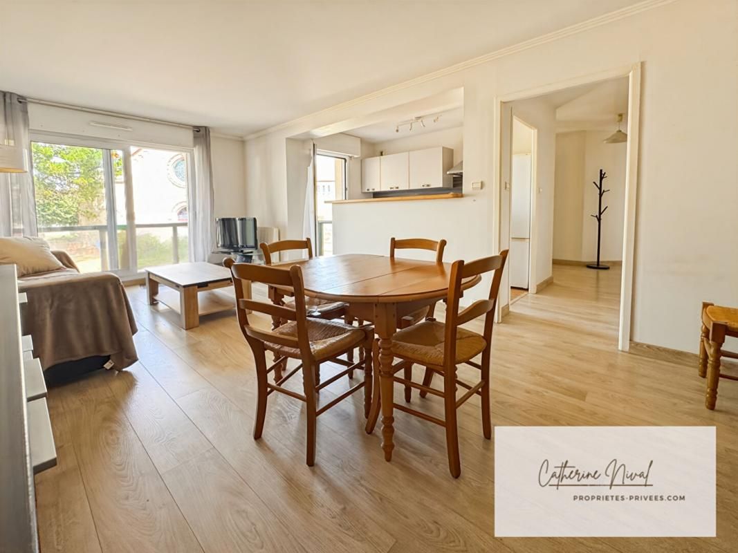 TRIANGLE D'OR - Pornichet - appartement avec terrasse ascenseur- place de parking - cave