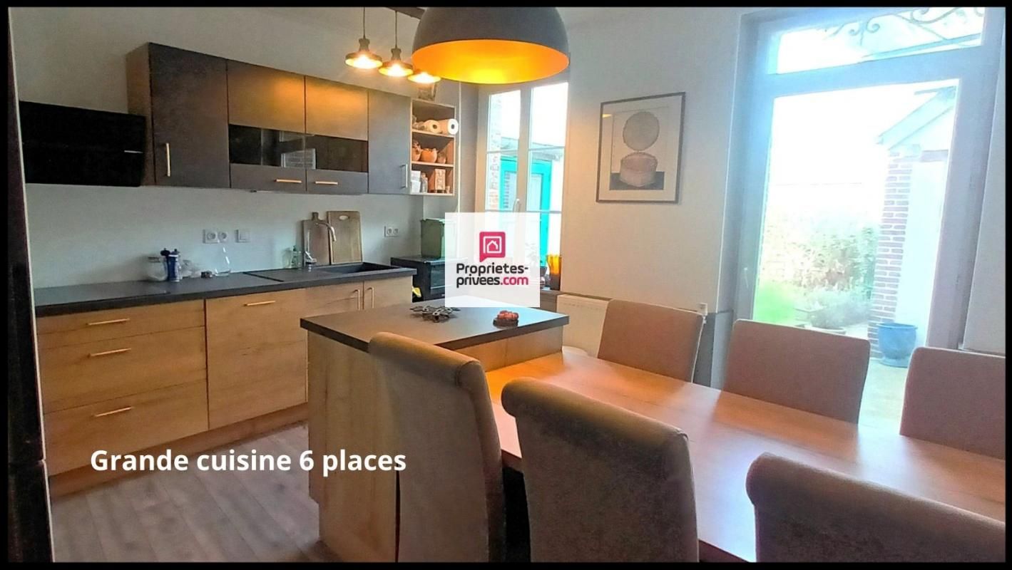 Maison de ville 135 m2 avec jardin . 3/4  chambres. A 8 mn de Dreux