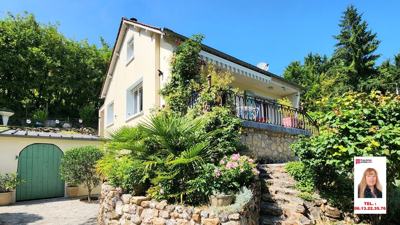 Tosny - Agréable villa avec vue et accès direct à la Seine de 124 m2 - 3 chambres - Bel environnement reposant, calme et reposant - Terrain 947 m2 - Prix : 383.000 Euros
