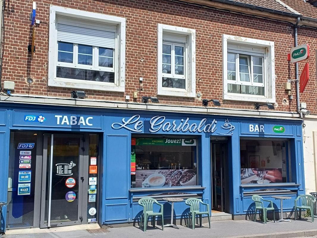 APPARTEMENT + COMMERCE