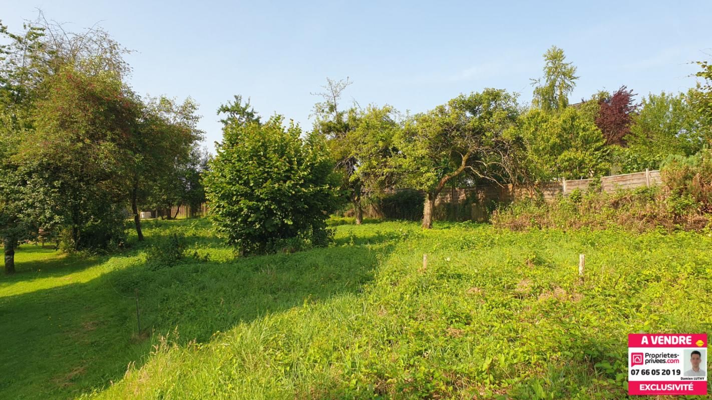 Terrain à bâtir de 2 114 m²