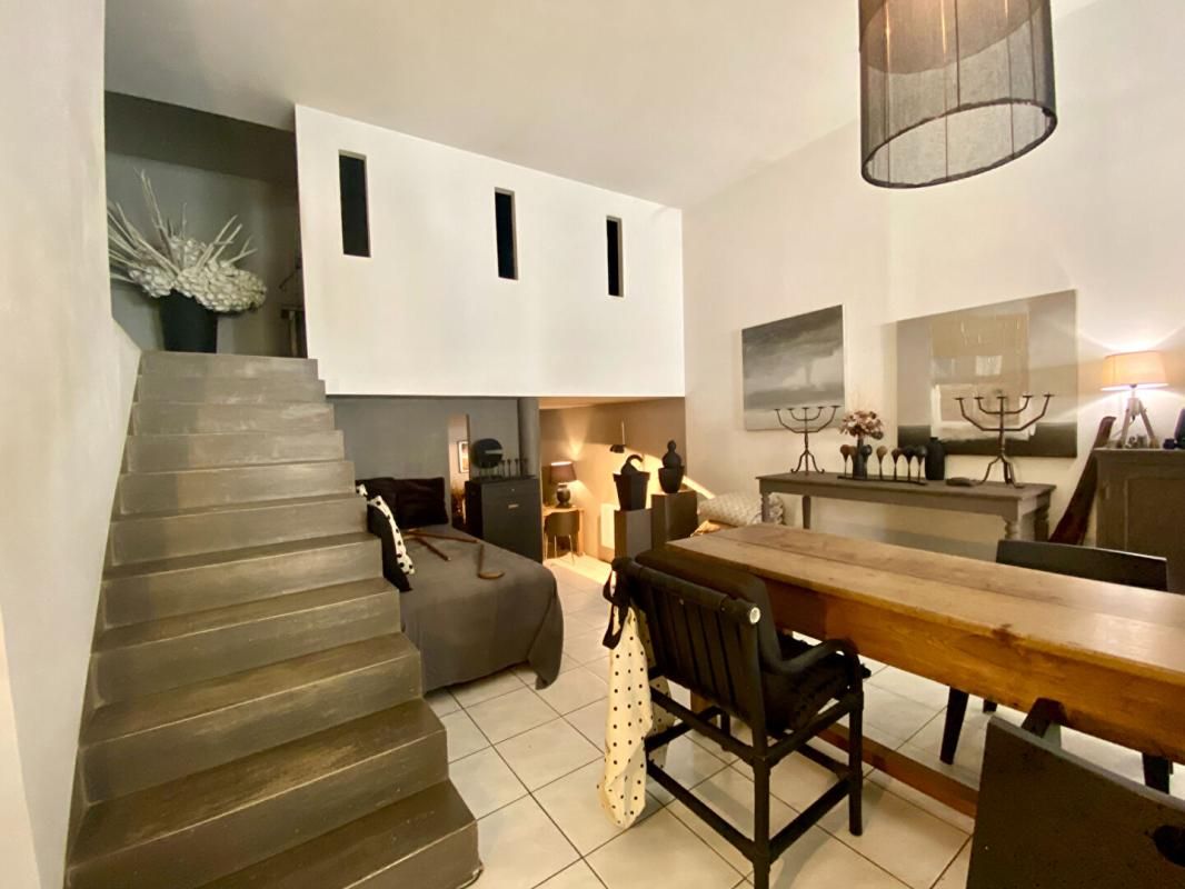 Loft Le Beausset 3 pièce(s) 111 m2