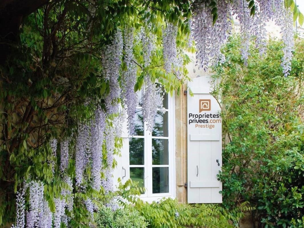 FOULAYRONNES : Elégante maison en pierre 18ème - 370 m²