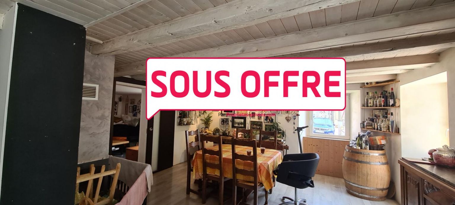 Maison en pierre au coeur du village, 3 chambres, terrain 14 ares, à deux pas des écoles !