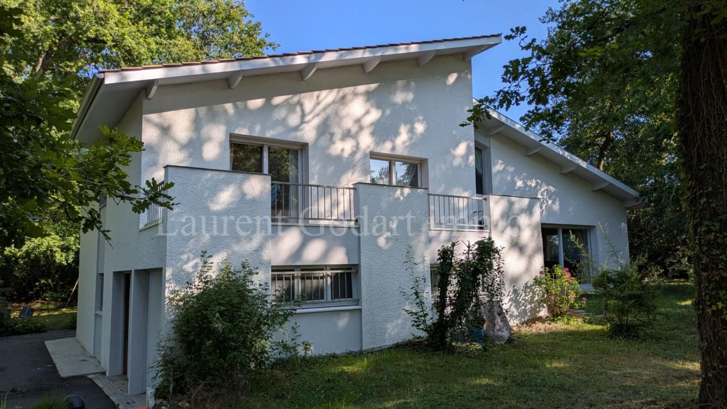 Maison de 186m² avec 6 chambres et garage double