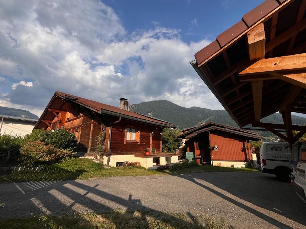 PASSY PROPRIÉTÉ 2 chalets sur terrain de 996 M2 695 000 euros