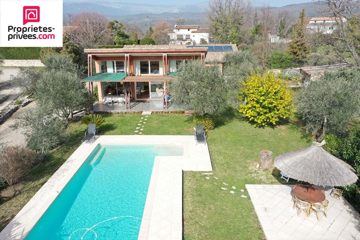 VILLA D'ARCHITECTURE BIOCLIMATIQUE 5 PIECES 147 m2 PISCINE