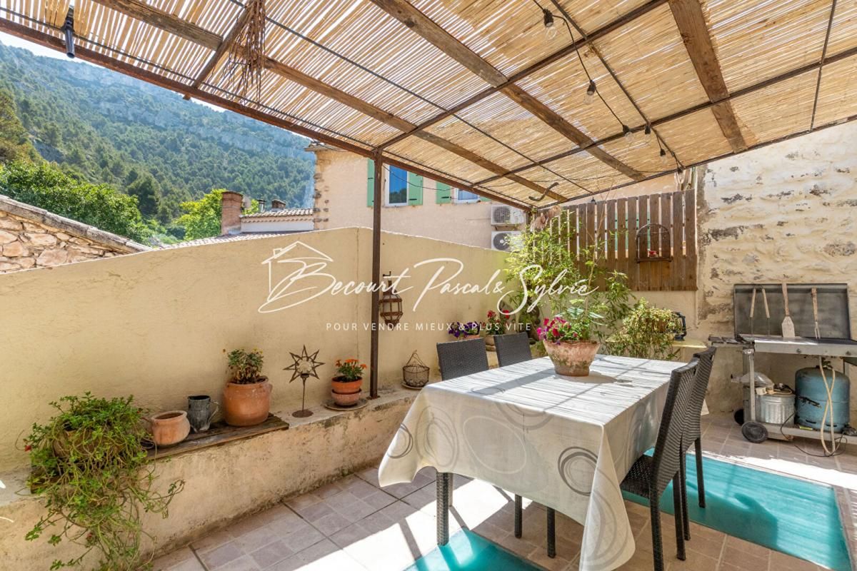 A SAISIR ! : Maison de village Fontaine De Vaucluse 84800. 97m2, terrasse, Climatisation