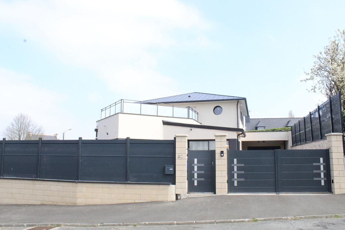 Exclusivité !! Côtes d'Armor 22440 Ploufragan. Villa d'exception, 5 chambres dont 1 suite parentale au Rdc. Terrasse surélevée, Garage