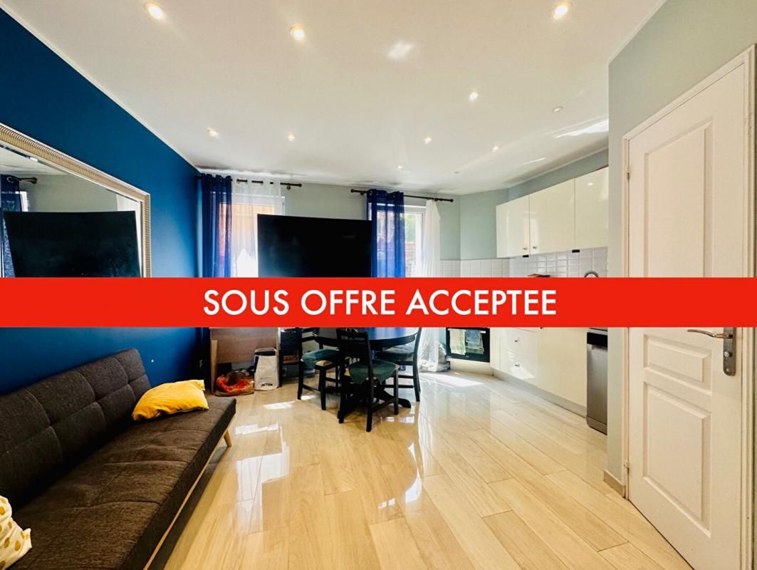Appartement traversant rénové Grasse 2 pièces 37m2 balcon vue dégagée
