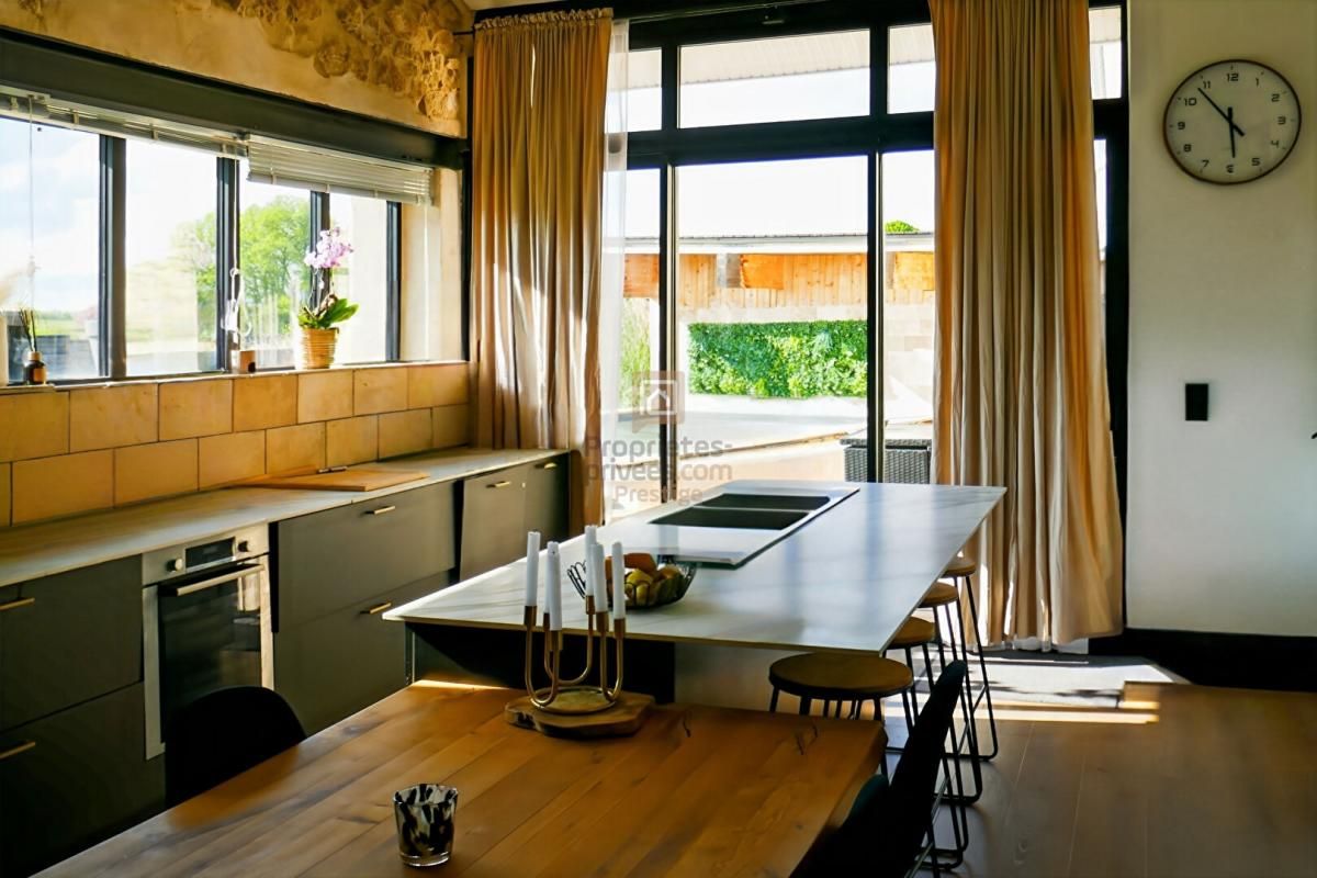 BAISSE DE PRIX ENTRE-DEUX- MERS CHARMANTE  FAMILIALE MAISON EN PIERRE AVEC PISCINE UN CARPORT