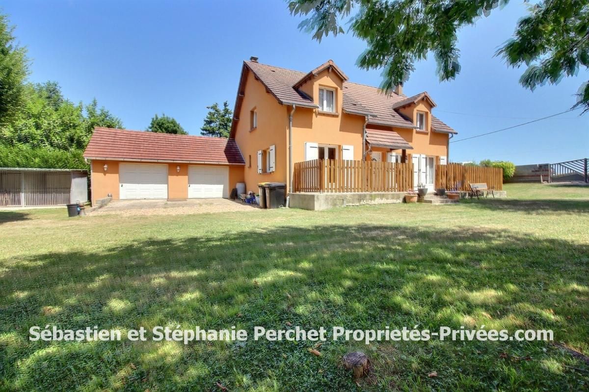 Maison 4 chambres double garage et grange sur un terrain de 2254 m2