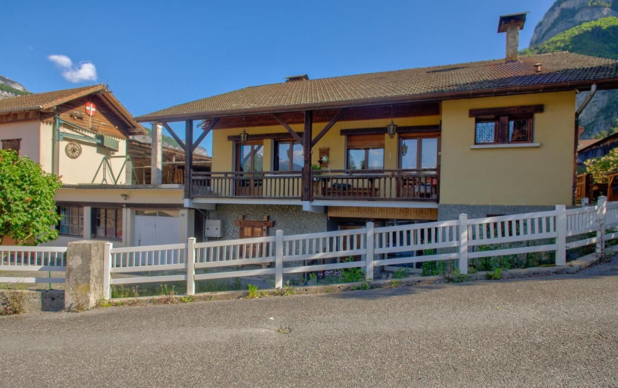 Maison à fort potentiel, Idéal investisseurs ou grande famille , proximité Sallanches