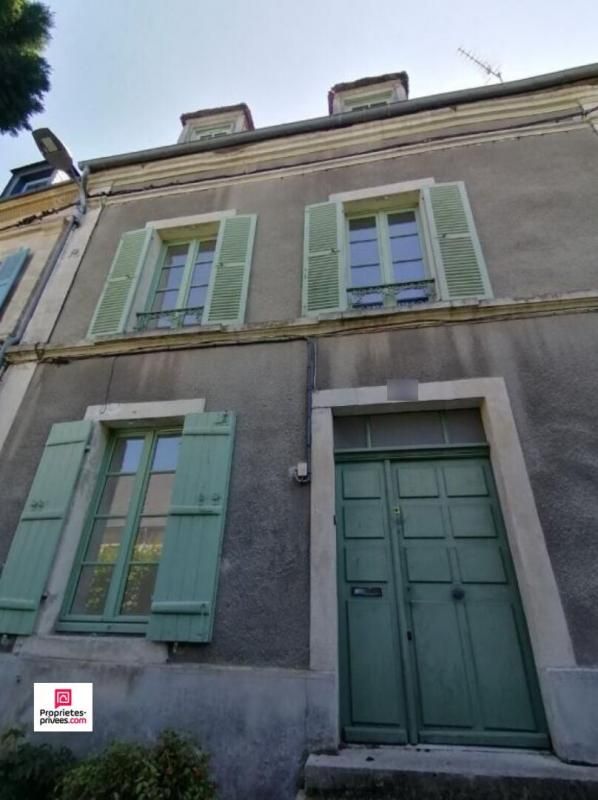 ARGENTAN (61200) Maison "coeur de ville" 3 chambres, 100 m2 environ , PRIX 210 000 , honoraires 5% inclus à la charge de l'acquéreur, soit 200 000 hors honoraires