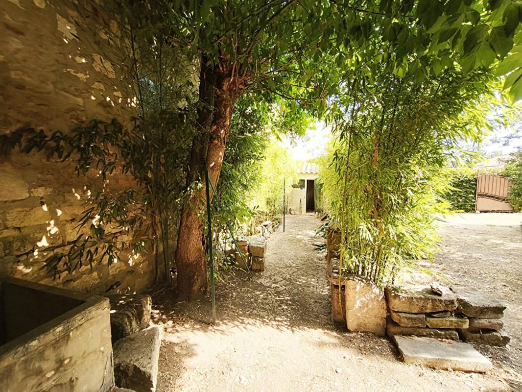Rare à Monteux : Maison avec grange et terrain à moins de 200 000  !