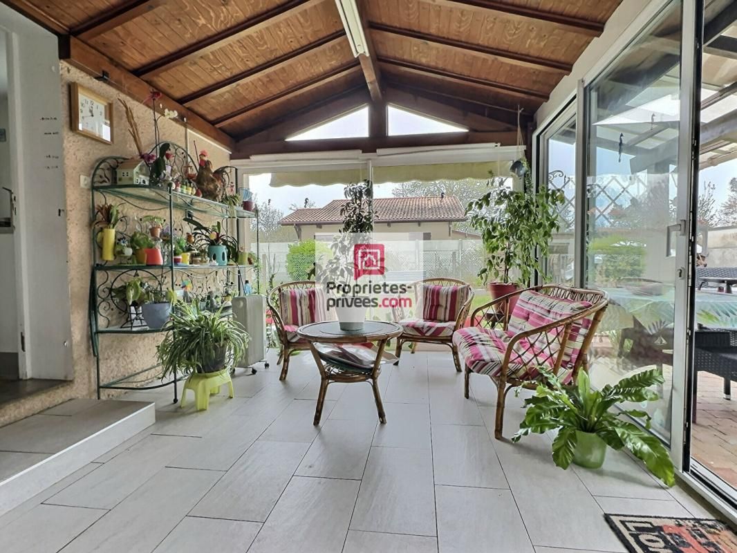 Dept 33 - La Teste De Buch- Maison 5 pièce(s) 79 m2 avec terrasse, son jardin de 745m² et un garage indépendant, une véranda de 10m2 et une buanderie de 15m2 soit une surface utile de 104m2