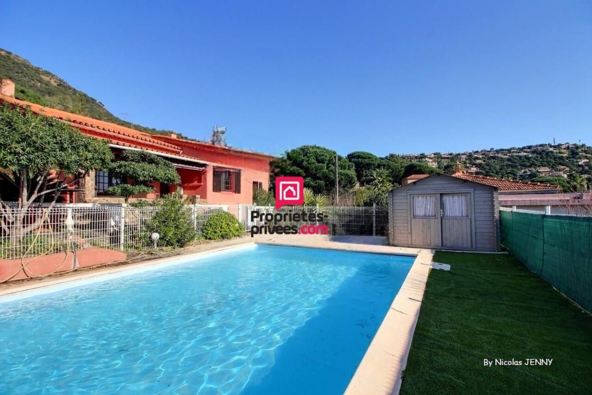 Maison 5 pièces avec piscine - Cavalaire-sur-Mer - 110 m² - 599 000 Euros -