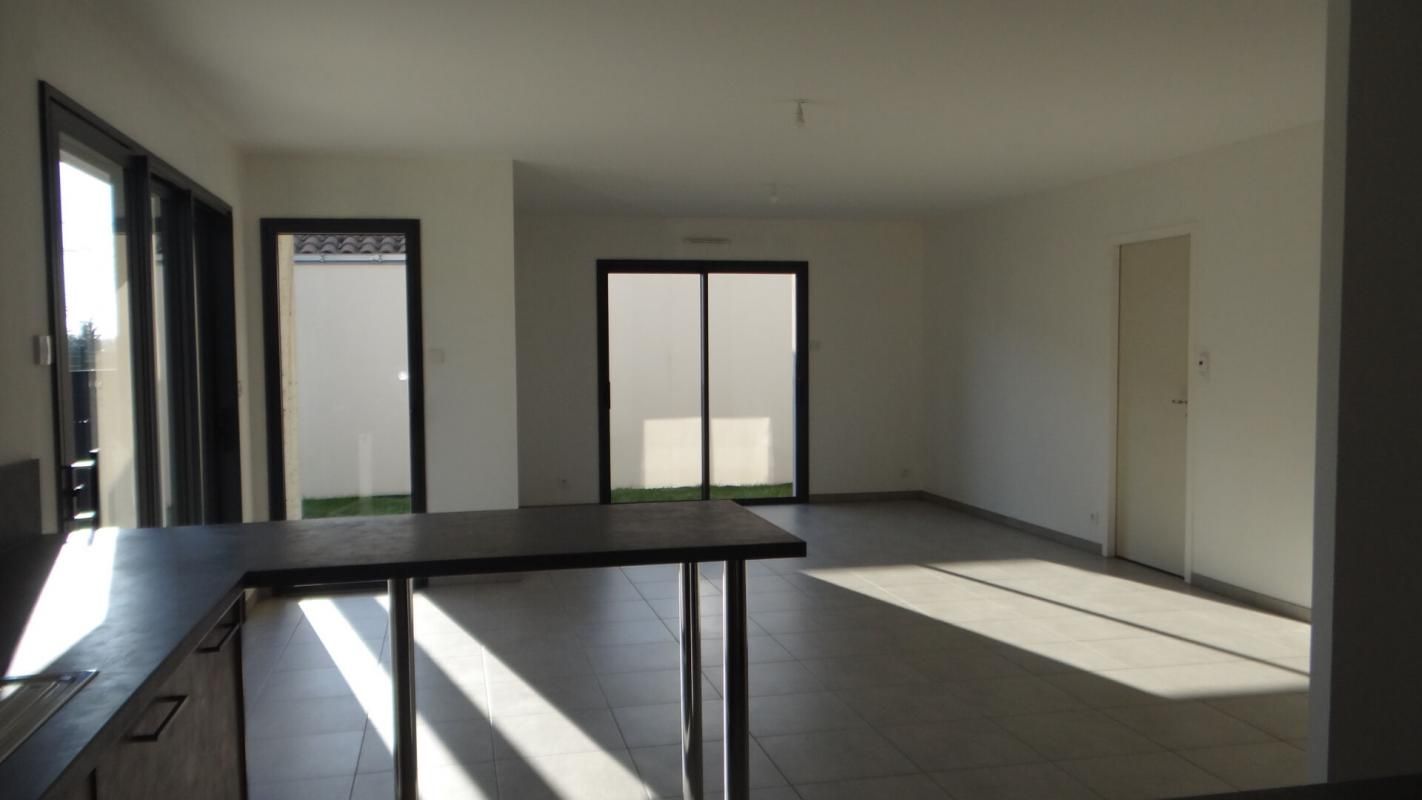 Maison Gorges 4 P . 3 Chs . DPE en A . 96.33 M² . T 413 M² . Garage . Accessible PMR. Terrasse