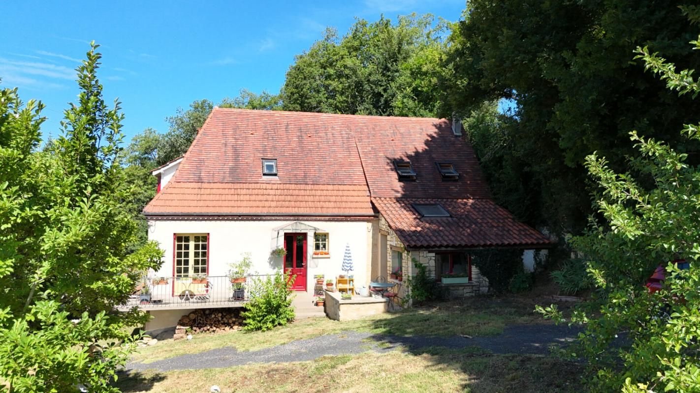 Maison en pierre avec 3 chambres sur un terrain de 6000 m2