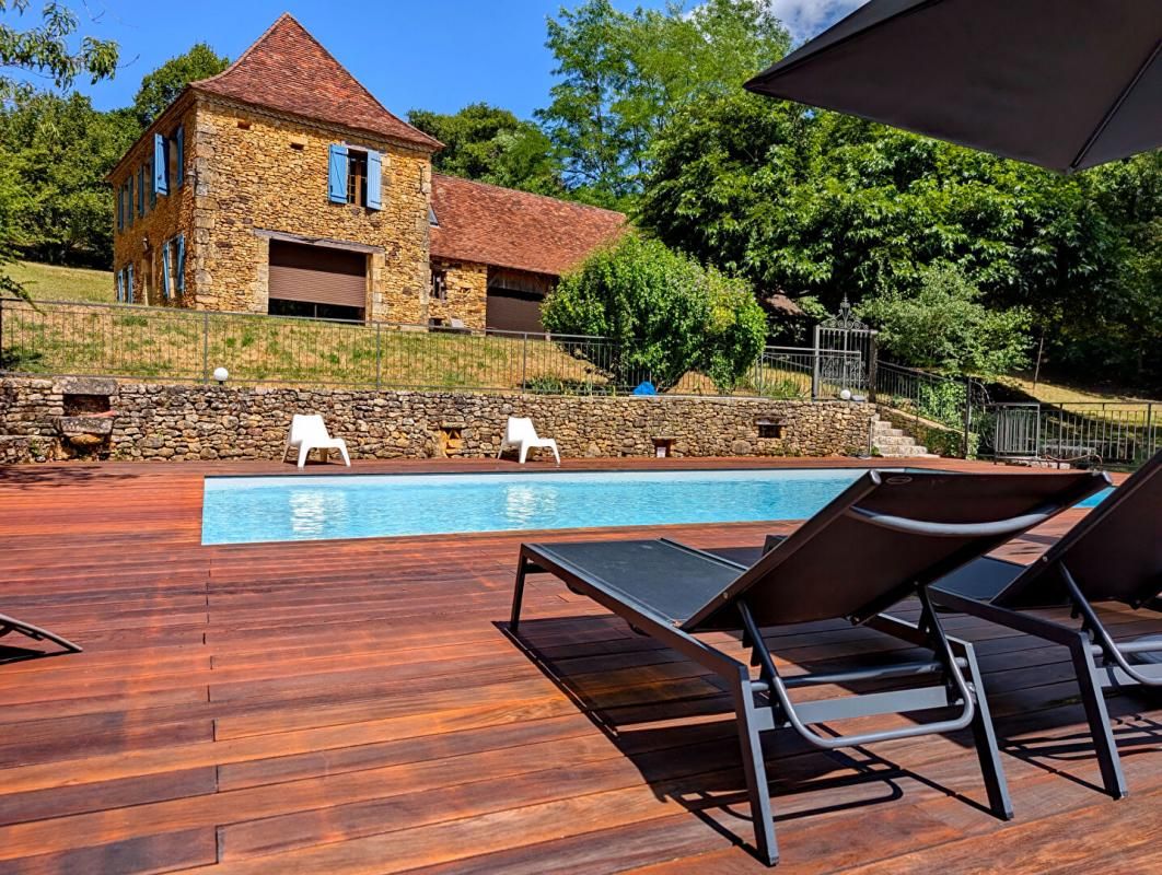 Maison en pierre avec piscine dans un cadre d'exception à 5 min du Bugue