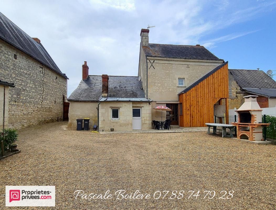 Maison au coeur du village avec vie de plain-pied - Vernoil le Fourrier (49390)