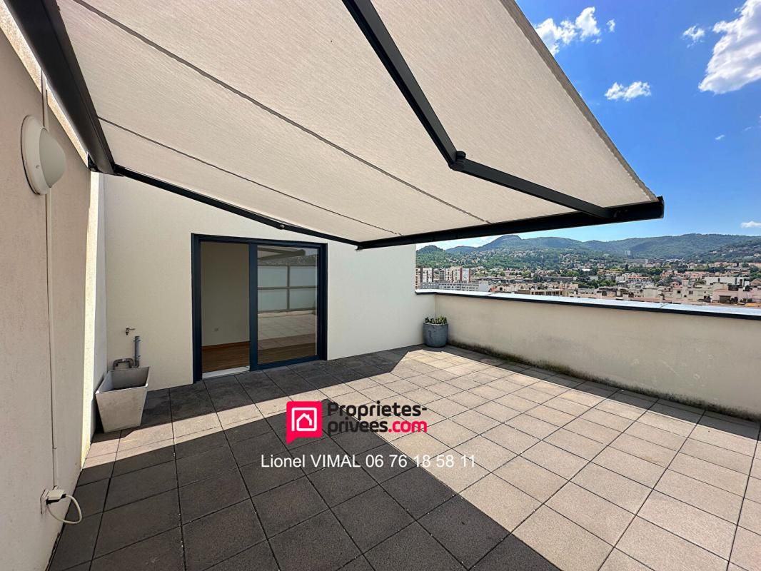 Appartement duplex 3 pièces avec balcon, terrasse et parking