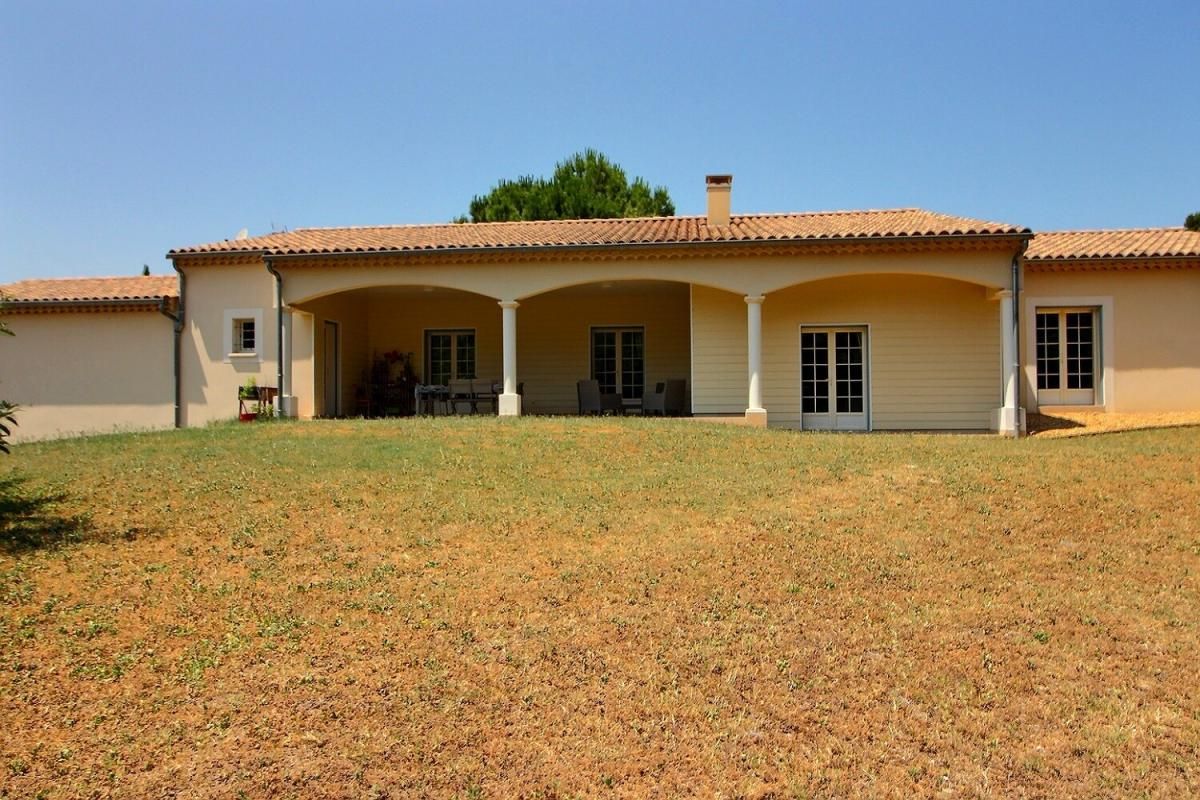 Villa Contemporaine L'Isle Sur La Sorgue 7 pièces 196 m² - 1 059 000 Euros