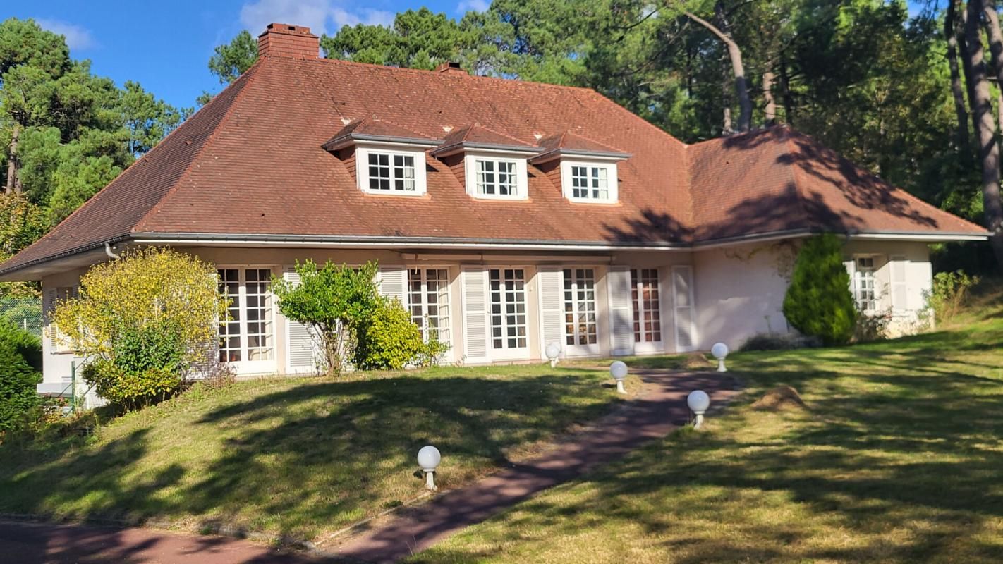 MAGNIFIQUE VILLA PROCHE DU TOUQUET