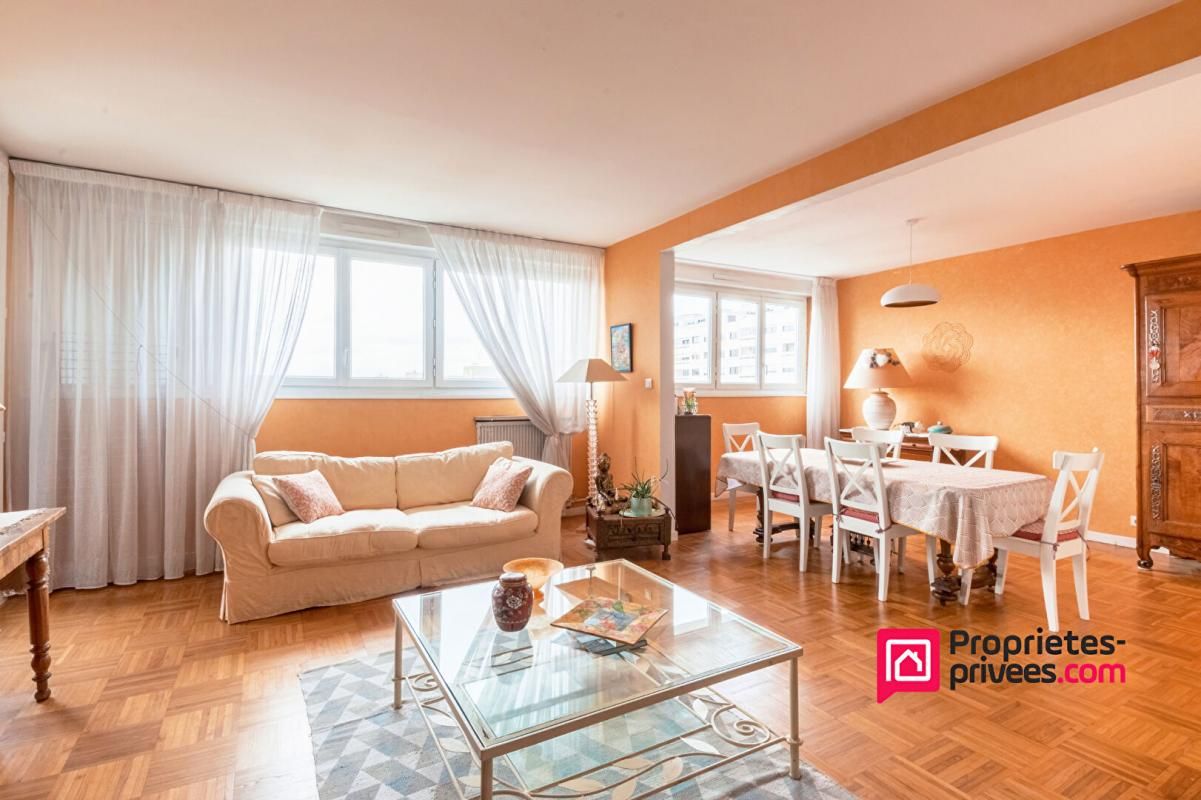CALUIRE ET CUIRE APPARTEMENT 131 M2 AVEC VUE IMPRENABLE