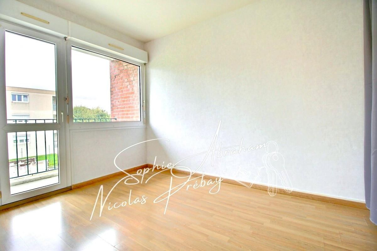 Bel appartement 2 pièces, cave et parking à PITHIVIERS