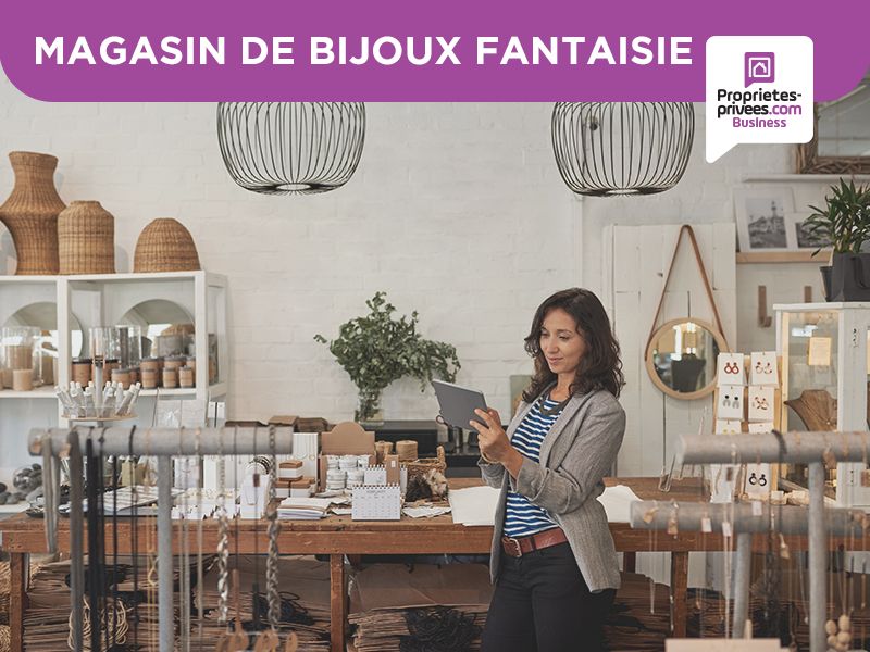 HAGUENAU - FONDS DE BIJOUTERIE FANTAISIE