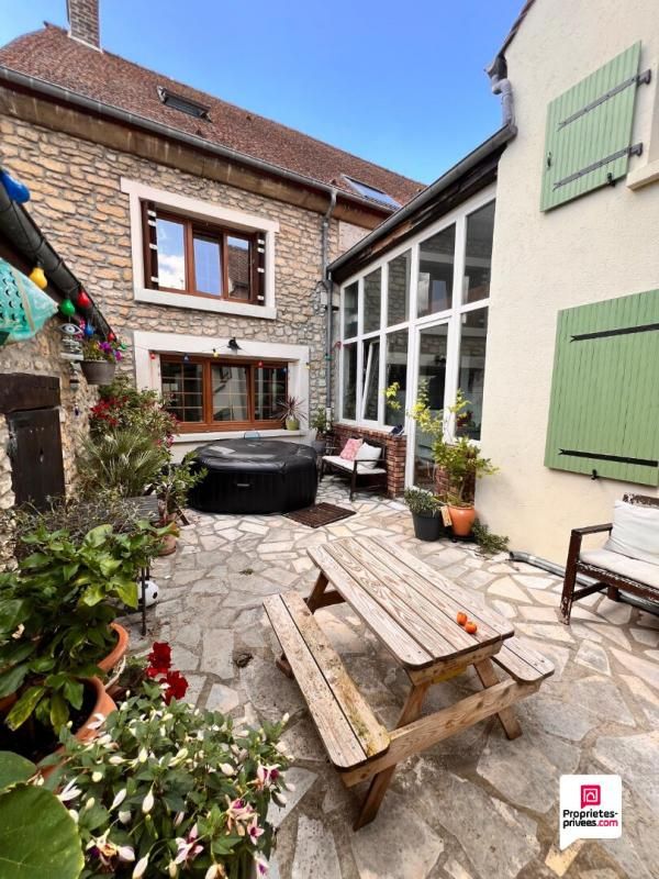 (95450) AVERNES Maison de village, 145 m2, 4 chambres, jardin, garage