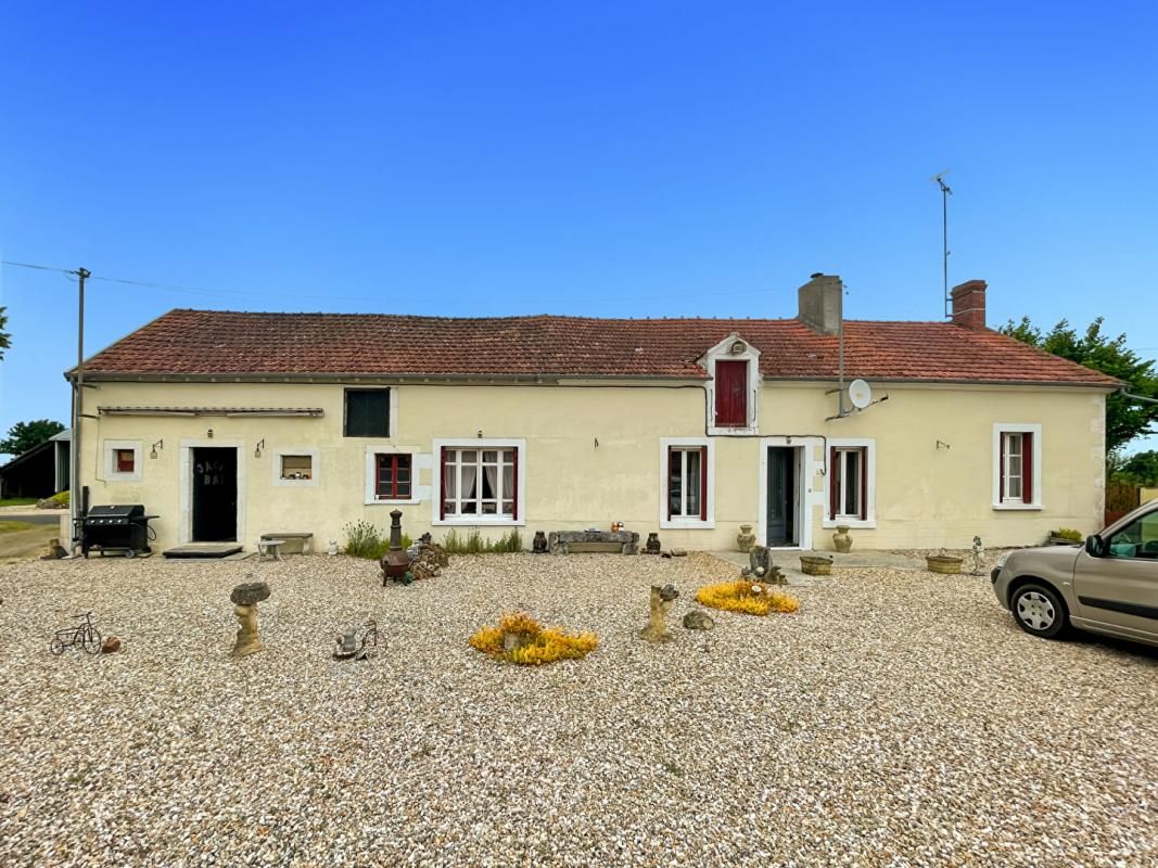 Magnifique longère et son gîte de 164m2à Bommiers Terrain de 1,2 hectares
