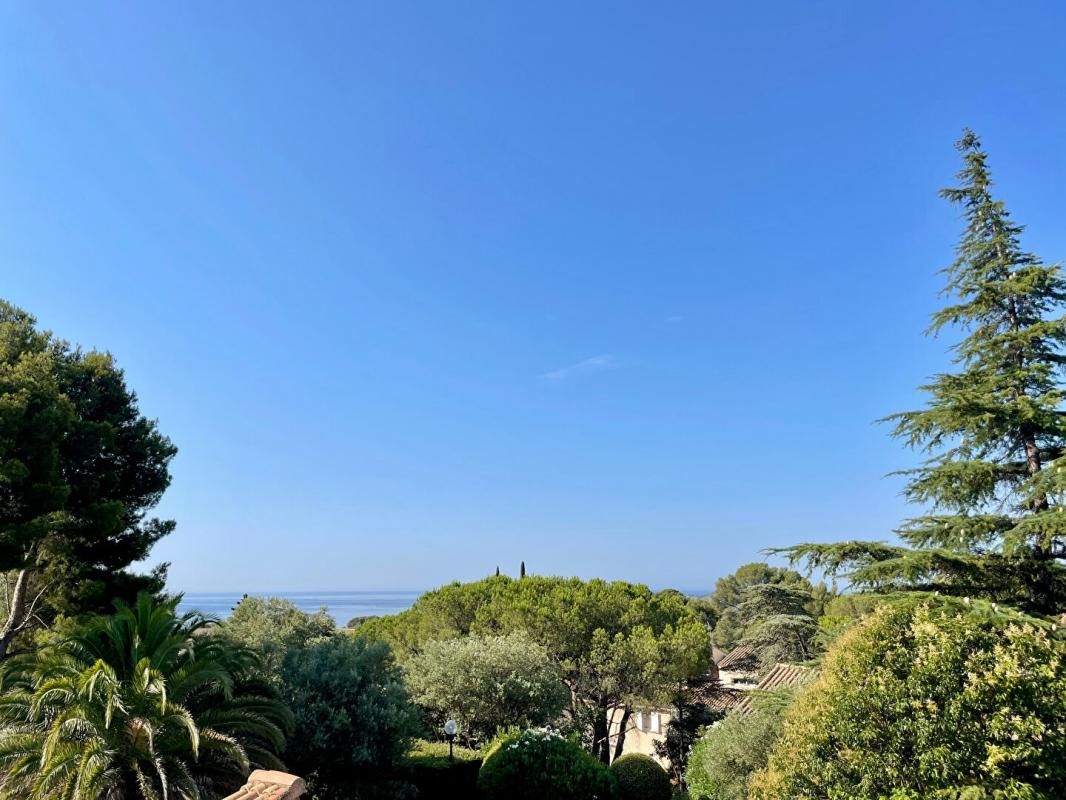 Vue mer, dernier étage - Appartement T3 avec terrasse - Quartier Fontsainte Saint-Jean - La Ciotat (13600)