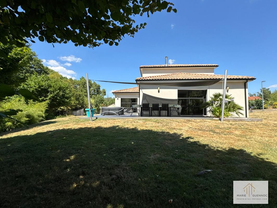 Maison contemporaine sur terrain de 1000m2  - Calme absolu et beaux volumes