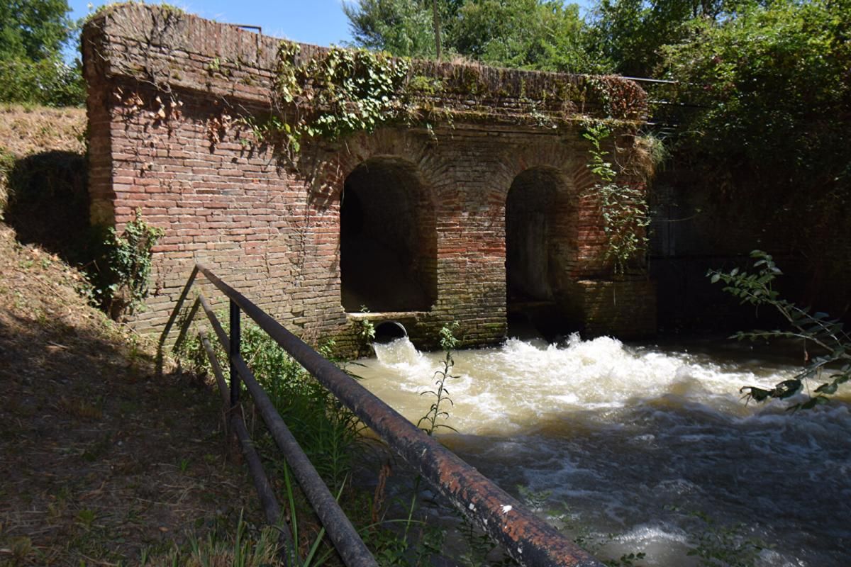 82100, Castelsarrasin, Maison / Moulin restauré 7 pièces et 4 chambres et combles emménageables avec bras de rivière entièrement privatif