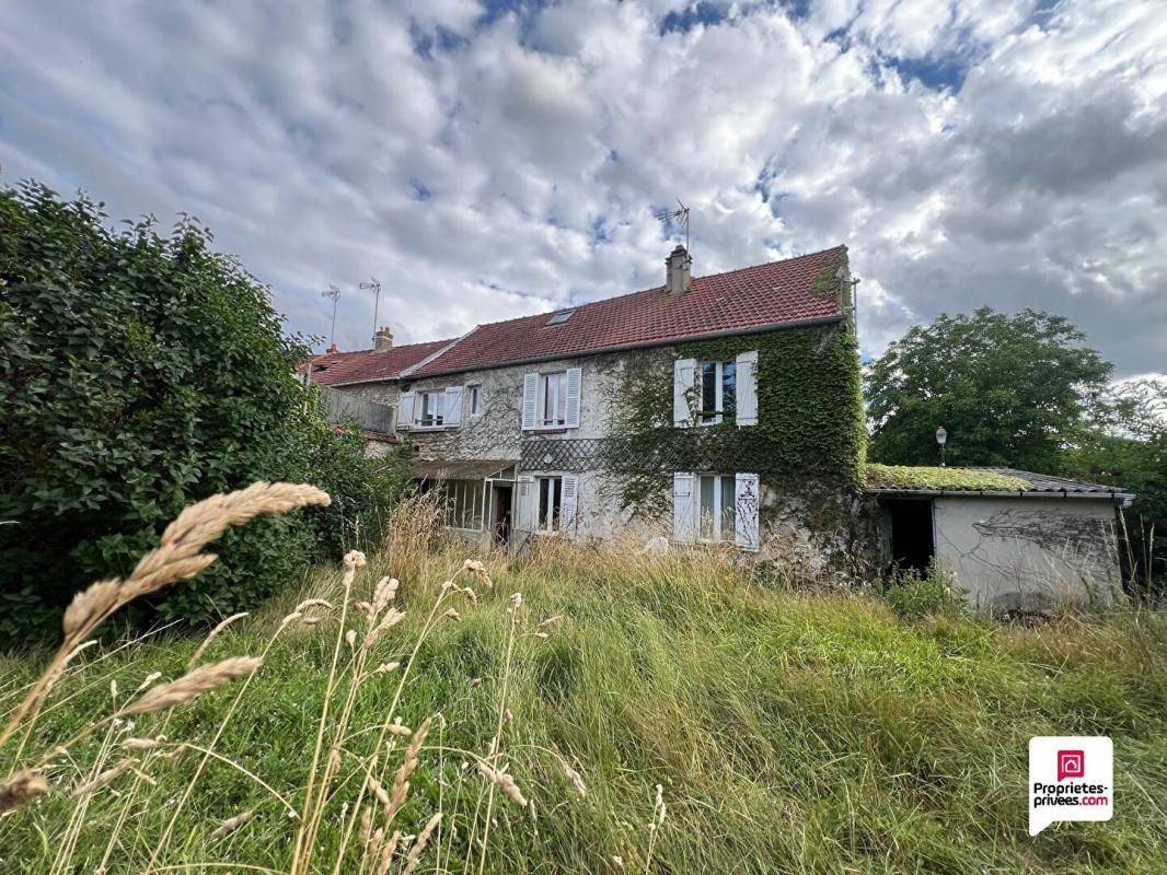 95450 AVERNES, Maison 7 pièce(s) 151 m2,4 chambres, garage, jardin clos de murs