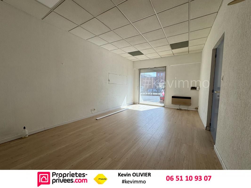 BRUAY LA BUISSIERE - Local commercial de 65 m², Résidence Berry