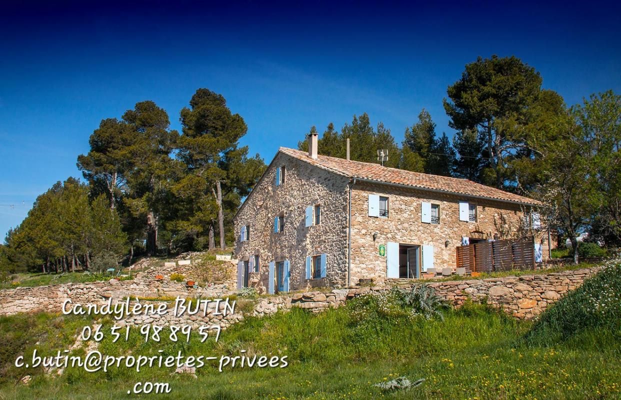 Ancienne bergerie disposant de 3 gites avec terres