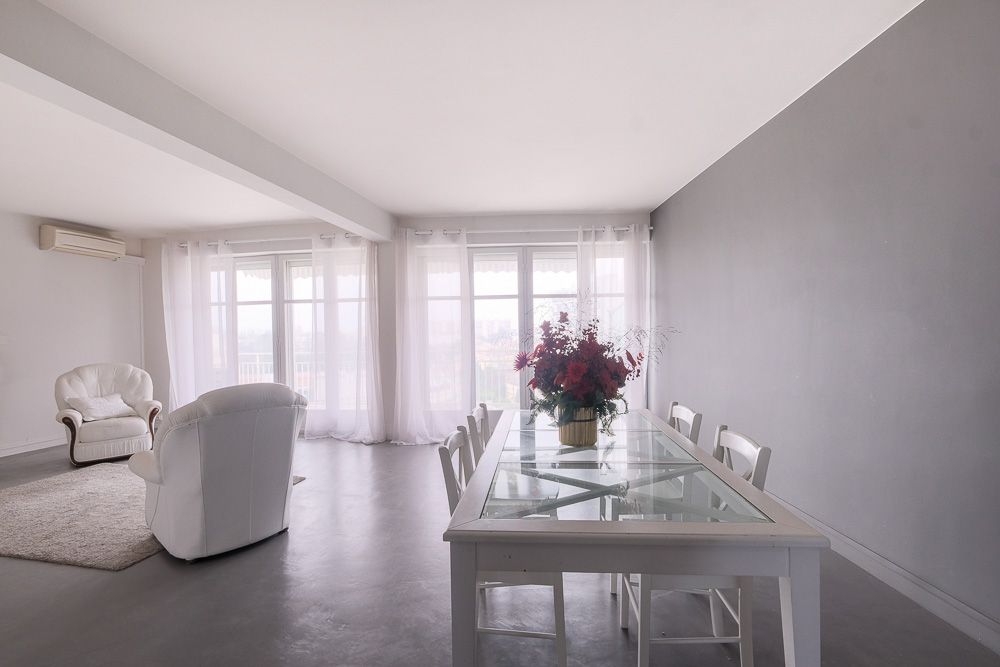 BORDEAUX PARC BORDELAIS APPARTEMENT TROIS CHAMBRES ASCENSEUR CAVE ET PARKING