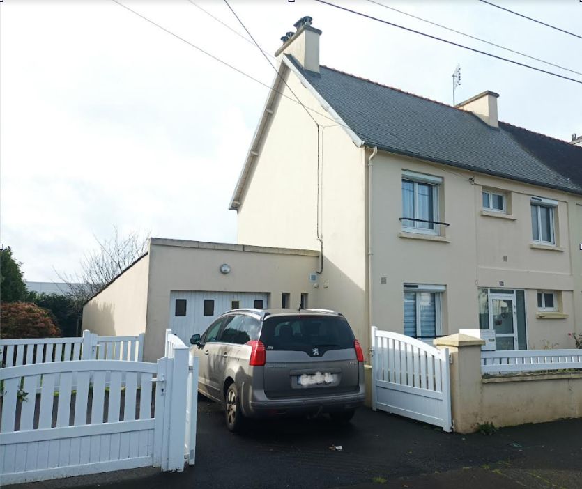 29270 Carhaix maison proches toutes commodités et écoles 3 chambres garage bien isolée