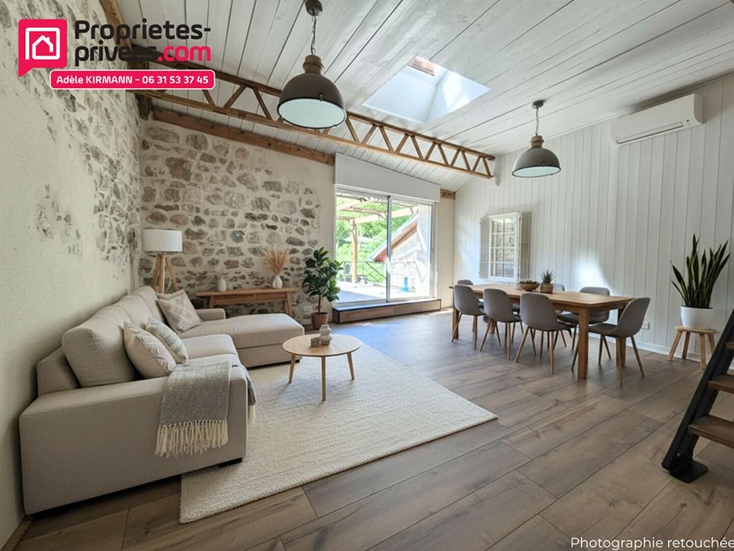 Maison de village en pierre 144 m² - jardin et garage - Collonges (01550)