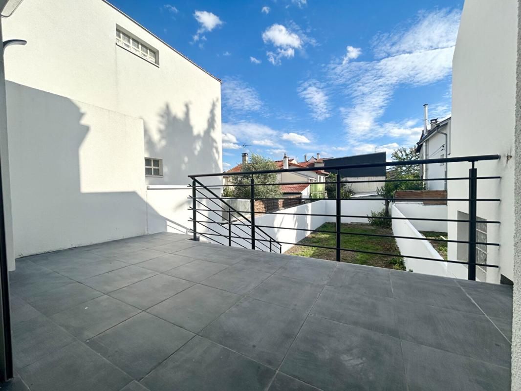 Fontenay Maison proche RER 15 min avec 2 terrasses, jardin et garage