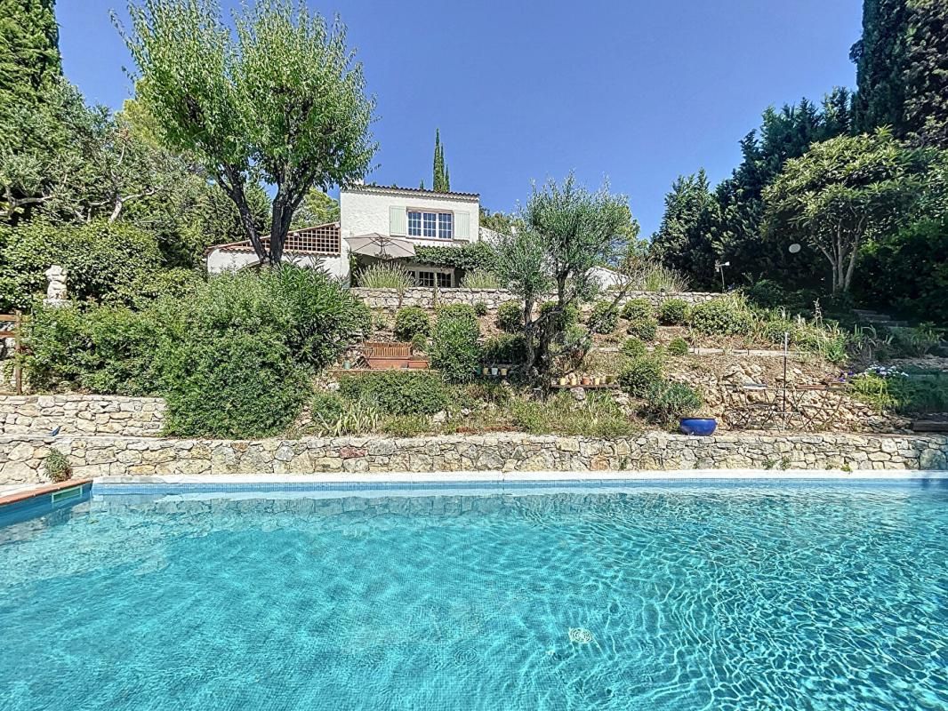 Maison Le Thoronet 142.5 m2 + piscine + garage + dépendance