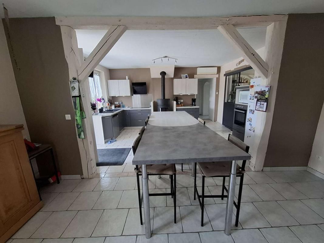 Maison de campagne proche Verneuil d'Avre et d'Iton 12 pièce(s) 215.05m2