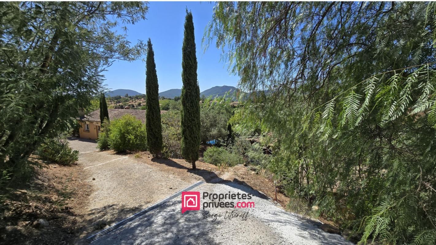 Au coeur du Golf de St Tropez - maison provençale 110m2 - avec piscine sur 4400 m2 - 690.000